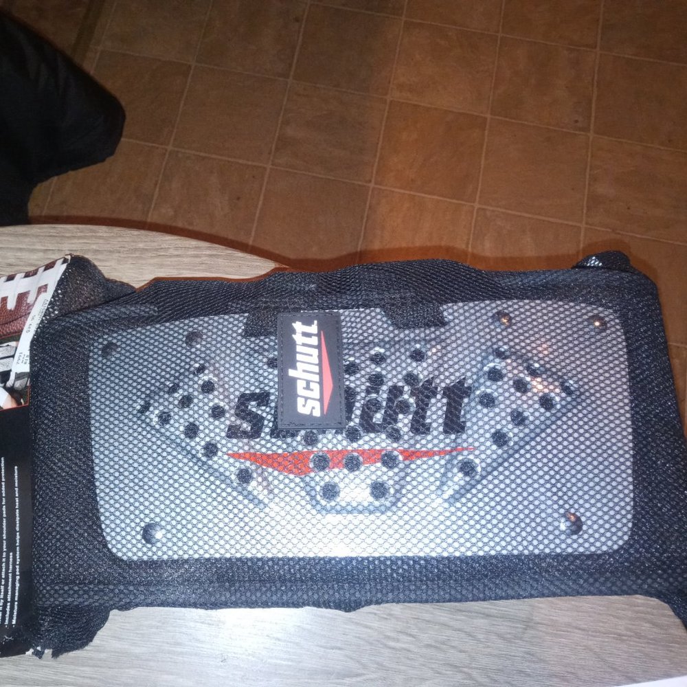 Schutt adult rib protector size L